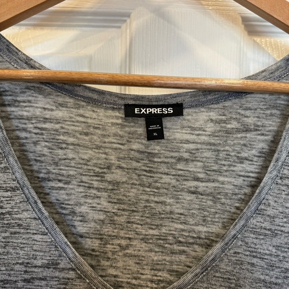 Express relaxed metallic tank with bottom tie - Picture 3 of 4